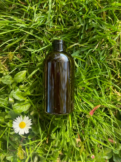100ml Amber Boston Round (PET) Plastic Bottle - Image 3