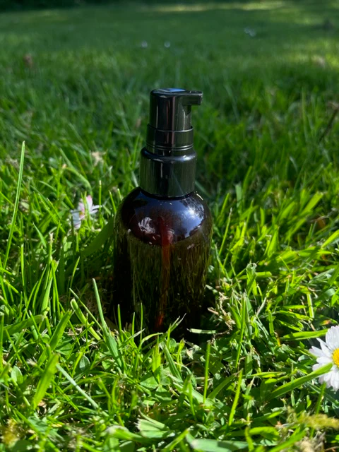 100ml Amber Boston Round (PET) Plastic Bottle - Image 7