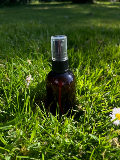 100ml Amber Boston Round (PET) Plastic Bottle - Image 8