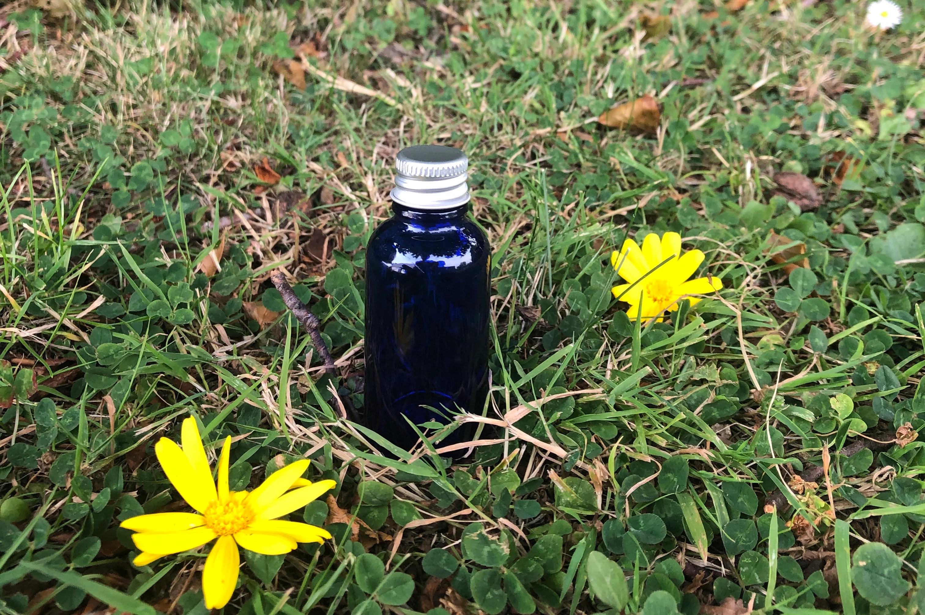 10ml Blue Glass Bottle - Image 5
