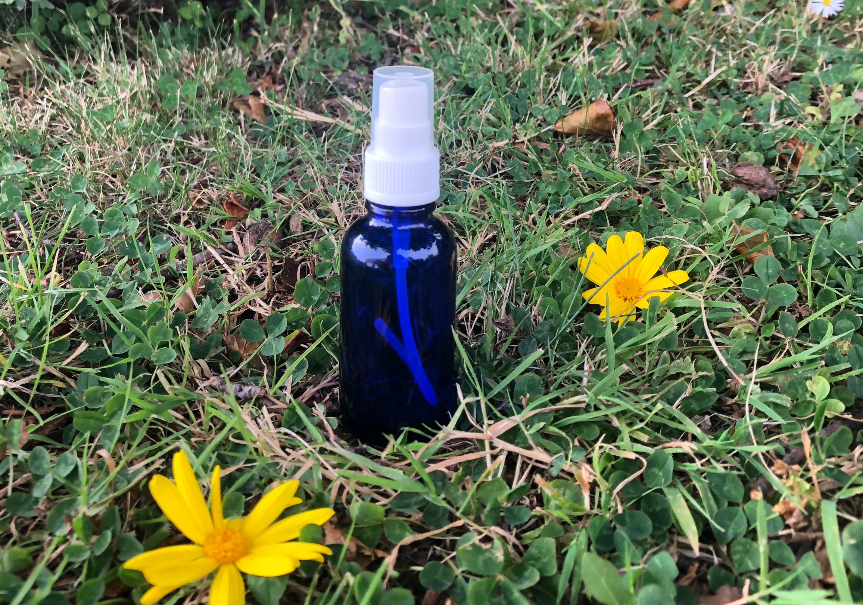 15ml Blue Glass Bottle - Image 3