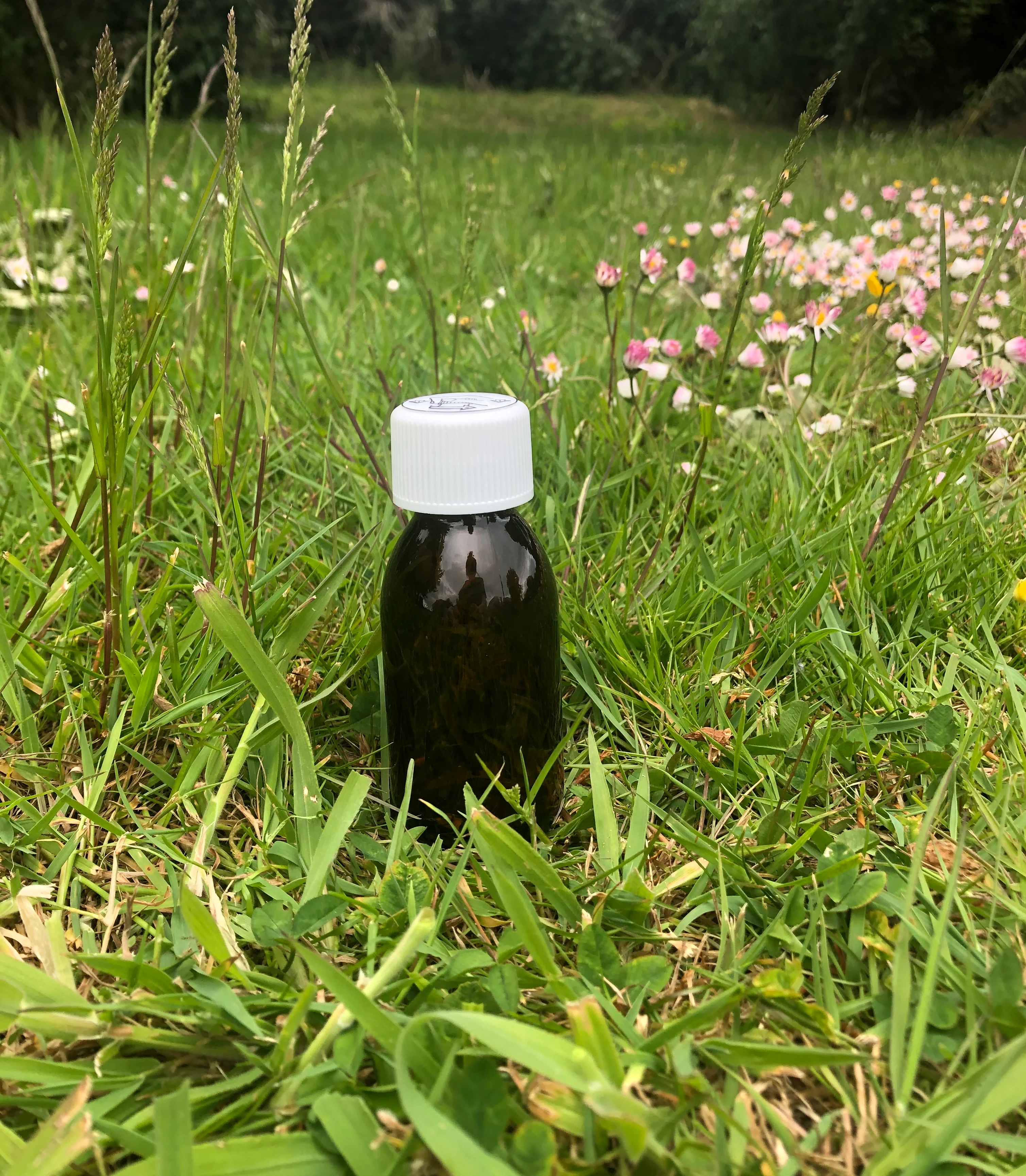 125ml Medical Round Amber Glass Bottle - Image 4